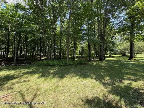 Exterior - 468 Decker Rd, Wallkill, NY 12589 photo 7 of 8