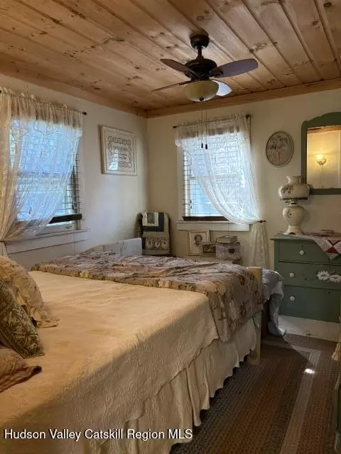 Bedroom - 6 Rose St, Niverville, NY 12130 photo 2 of 3