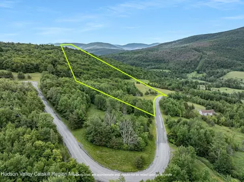 2 Overlook Drive, Lexington, NY 12452