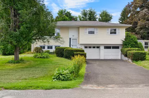 19 Louis Ave, Saugerties, NY 12477