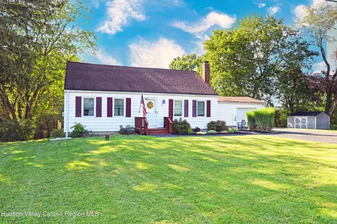 67 Gleason Blvd, Pleasant Valley, NY 12569