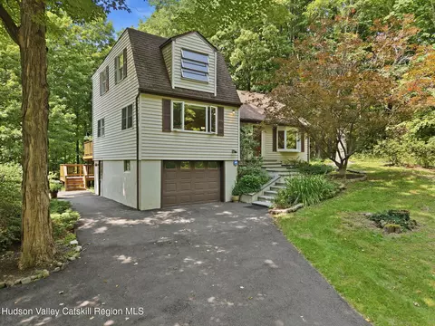 307 Old Kingston Rd, New Paltz, NY 12561