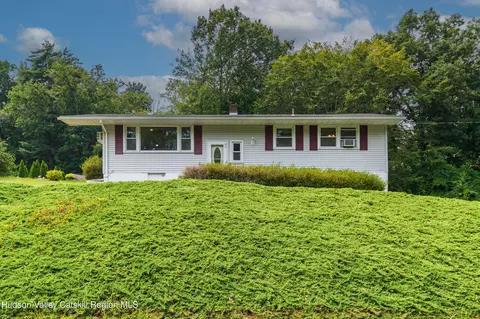 68 Parkcrest Dr, Rosendale, NY 12472