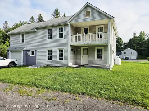 18 Merridale Ln, Berne, NY 12023