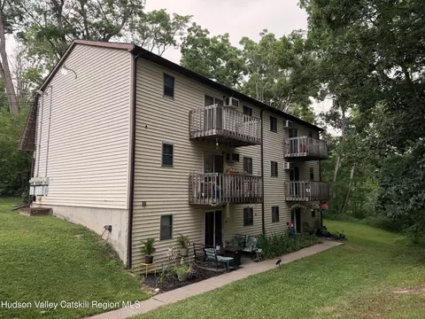 970 Us 9, Stockport, NY 12534