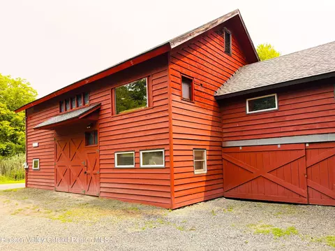 1 Highwoods Rd, Saugerties, NY 12477