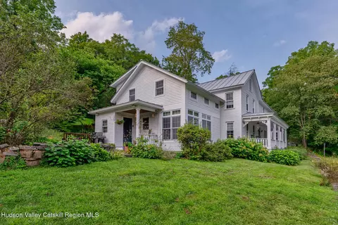 583 Swartekill Rd, New Paltz, NY 12561