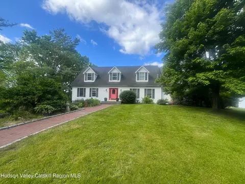 7 Abby Ln, Tivoli, NY 12583