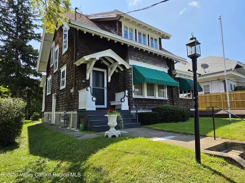 46 Fairview Ave, Hudson, NY 12534