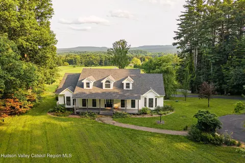 106 Mettacahonts Rd, Accord, NY 12404