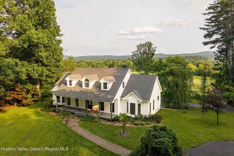 106 Mettacahonts Rd, Accord, NY 12404