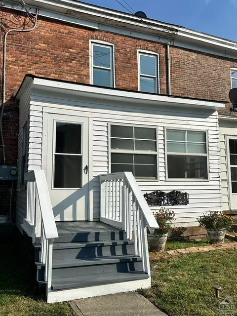 9 Prospect St, Philmont, NY 12565