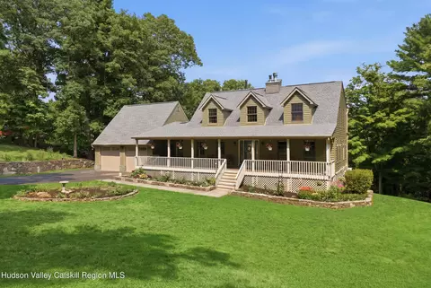 68 Burleigh Rd, New Paltz, NY 12561