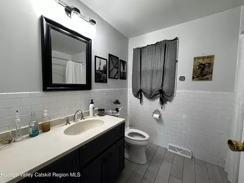 Bath - 69 Cedar Ave, Poughkeepsie, NY 12603 photo 2 of 5