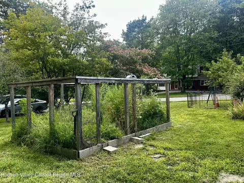 Exterior - 69 Cedar Ave, Poughkeepsie, NY 12603 photo 4 of 4