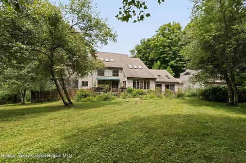 20 Hawksview Rd, Accord, NY 12404