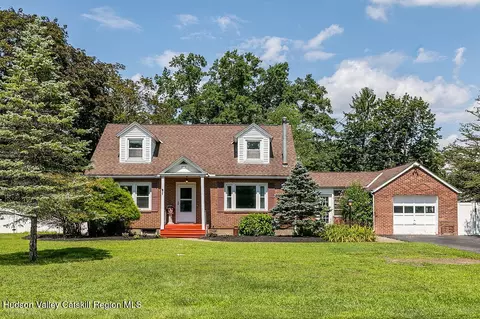 3013 Sunset Ln, Schenectady, NY 12302