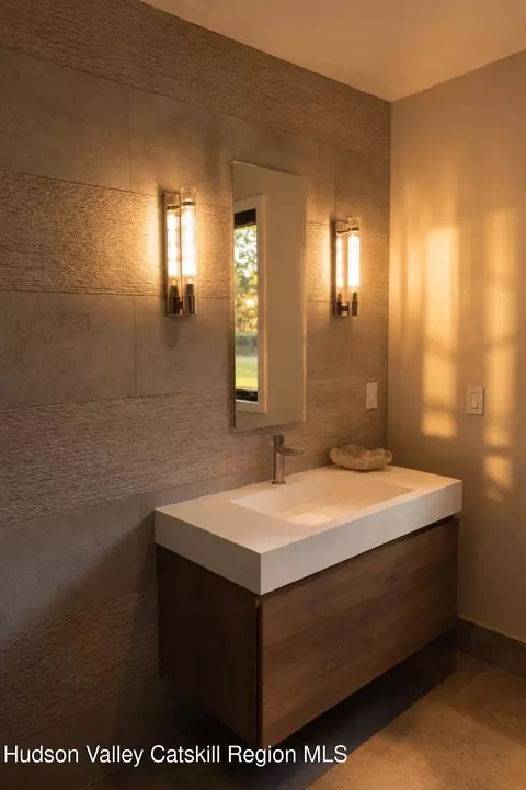 Bath - 75 Beaver Hill Rd, Windham, NY 12496 photo 1 of 3