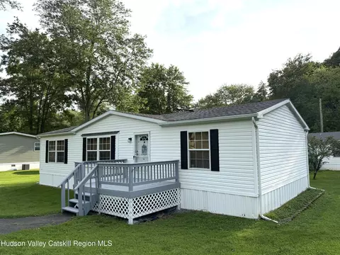 43 Central Ave, Rosendale, NY 12472
