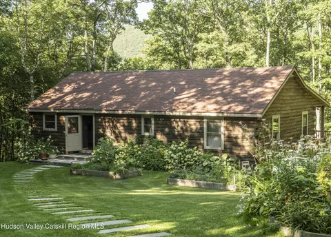 46 Miller Brook Ln, Copake Falls, NY 12517