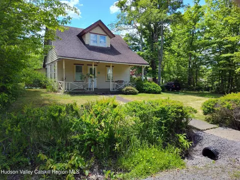 200 N Lake Rd, Haines Falls, NY 12436