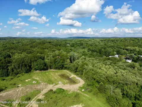 View/Area - 17 Lindsey Ct, Wallkill, NY 12589 photo 10 of 12