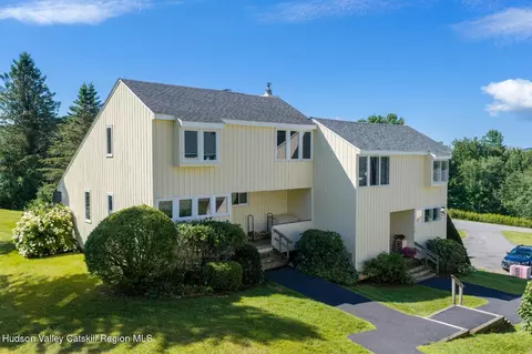 50 Pines Dr #3-10, Roxbury, NY 12474