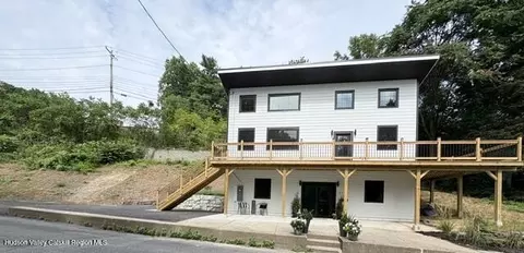 33 Valley St, Saugerties, NY 12477