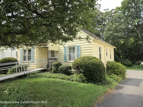 189 Sunset Dr, Port Ewen, NY 12466