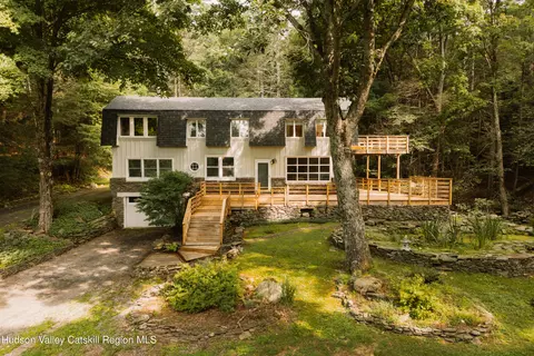 54 Shultis Farm Rd, Bearsville, NY 12409