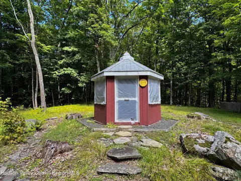 Exterior - 61 Sullivan Mountain Rd, Catskill, NY 12414 photo 9 of 10