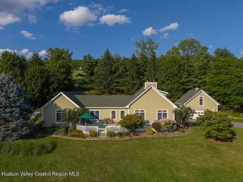 81 High View Farm Rd, Copake Falls, NY 12517