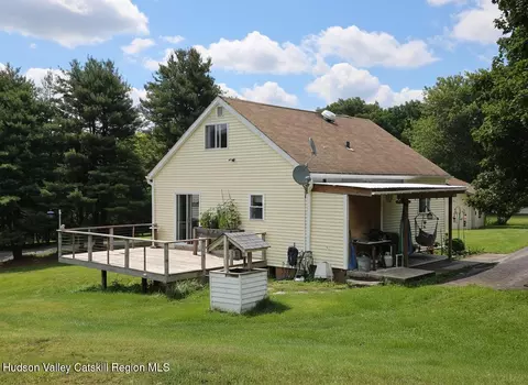 2187 County Route 8, Elizaville, NY 12523