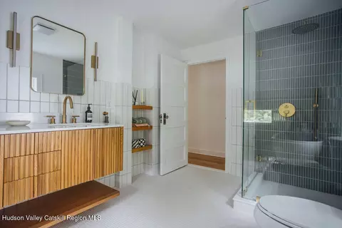 Bath - 40 Broad St, Kinderhook, NY 12106 photo 5 of 5
