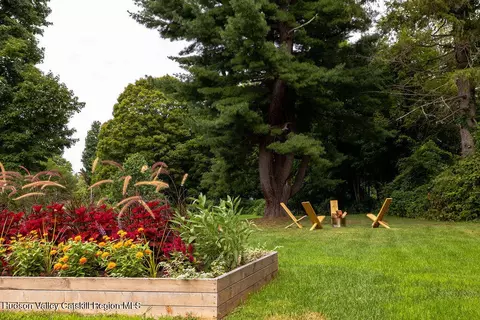 Exterior - 40 Broad St, Kinderhook, NY 12106 photo 4 of 5