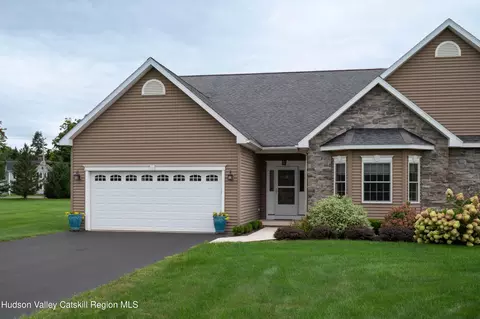 12 Bean Ln, Valatie, NY 12184