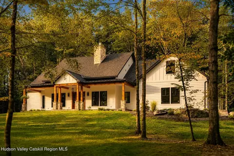393 Buck Rd, Stone Ridge, NY 12484