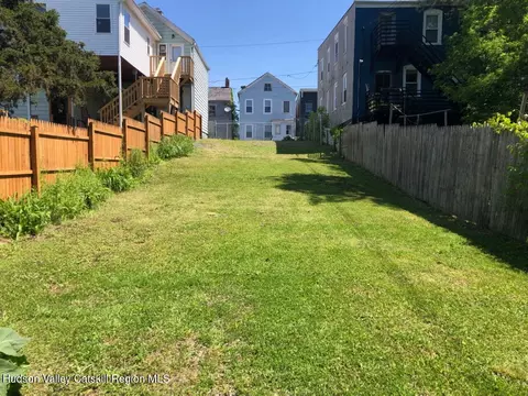 213 State St, Hudson, NY 12534