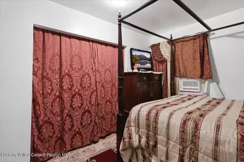 Bedroom - 7 Stevenson St, Schenectady, NY 12308 photo 2 of 4