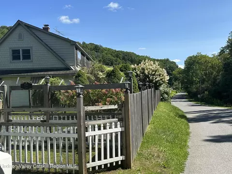 199 Flints Crossing Rd, Canaan, NY 12029