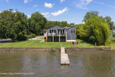 114 Lighthouse Dr, Saugerties, NY 12477