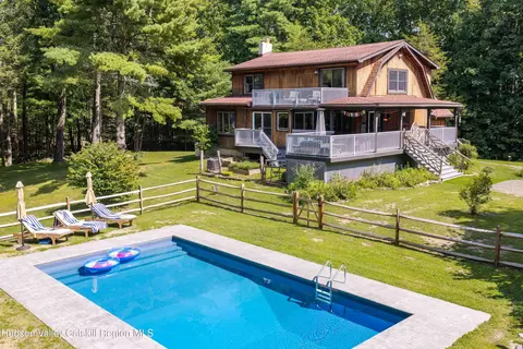 1748 Glasco Tpke, Woodstock, NY 12498