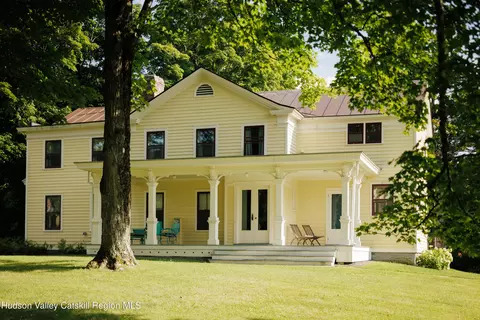 285 Main St, Germantown, NY 12526