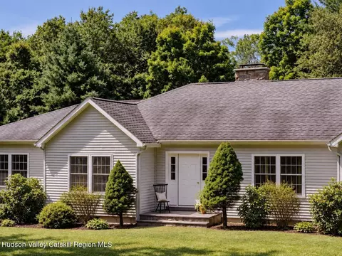 310 Pine Ridge Ln, Hillsdale, NY 12529