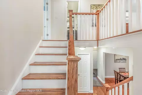 Entry Way - 30 Knoth Rd, Wallkill, NY 12589 photo 6 of 9