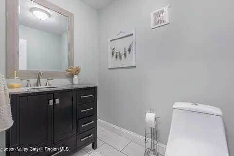 Entry Way - 30 Knoth Rd, Wallkill, NY 12589 photo 8 of 9