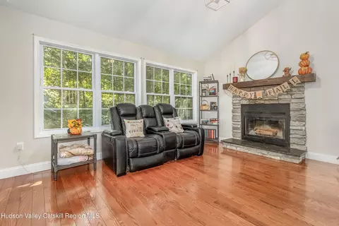 Living - 30 Knoth Rd, Wallkill, NY 12589 photo 1 of 1