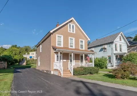 125 Ulster Ave, Saugerties, NY 12477