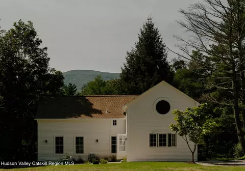 300 Band Camp Rd, Saugerties, NY 12477