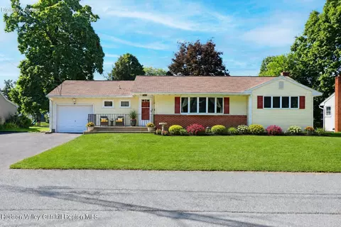 13 Edith Ave, Saugerties, NY 12477